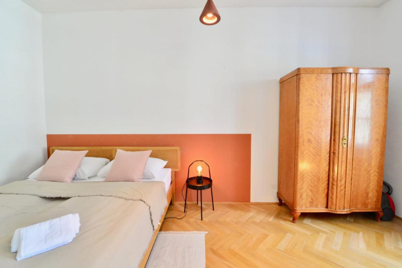 Beautiful Flat Next To Karlskirche Vienna Esterno foto
