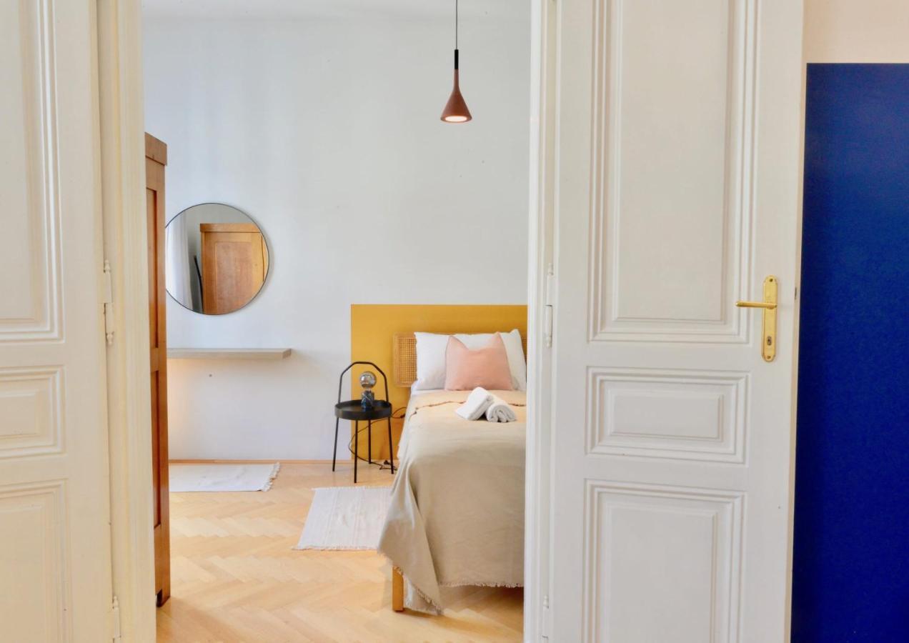 Beautiful Flat Next To Karlskirche Vienna Esterno foto